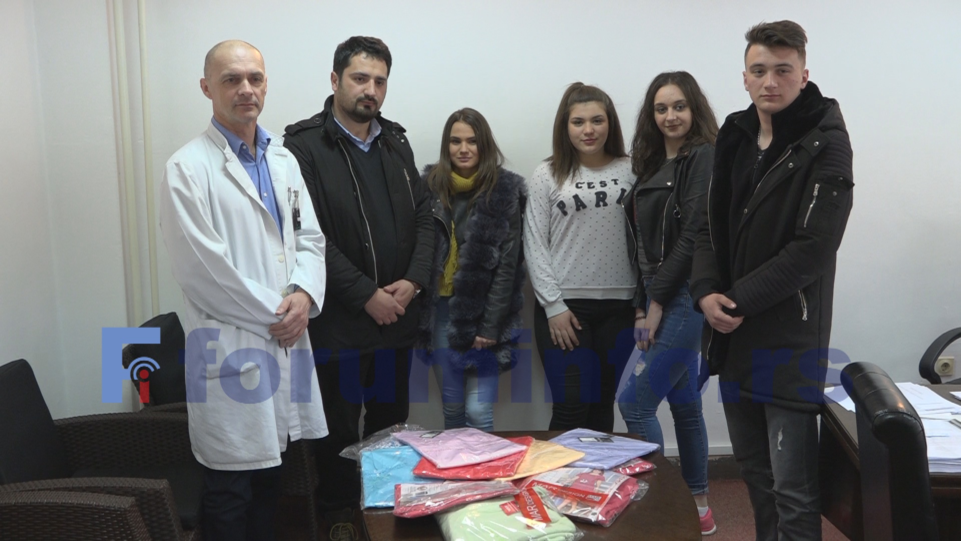 Хуманост на делу: Ђаци Техничке школе донирали спаваћице пријепољском породилишту