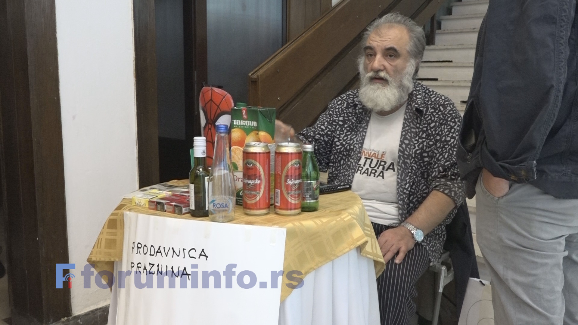 „Продавница празнина“ Јусуфа Хаџифејзовића – „Све почиње и завршава се празнином“