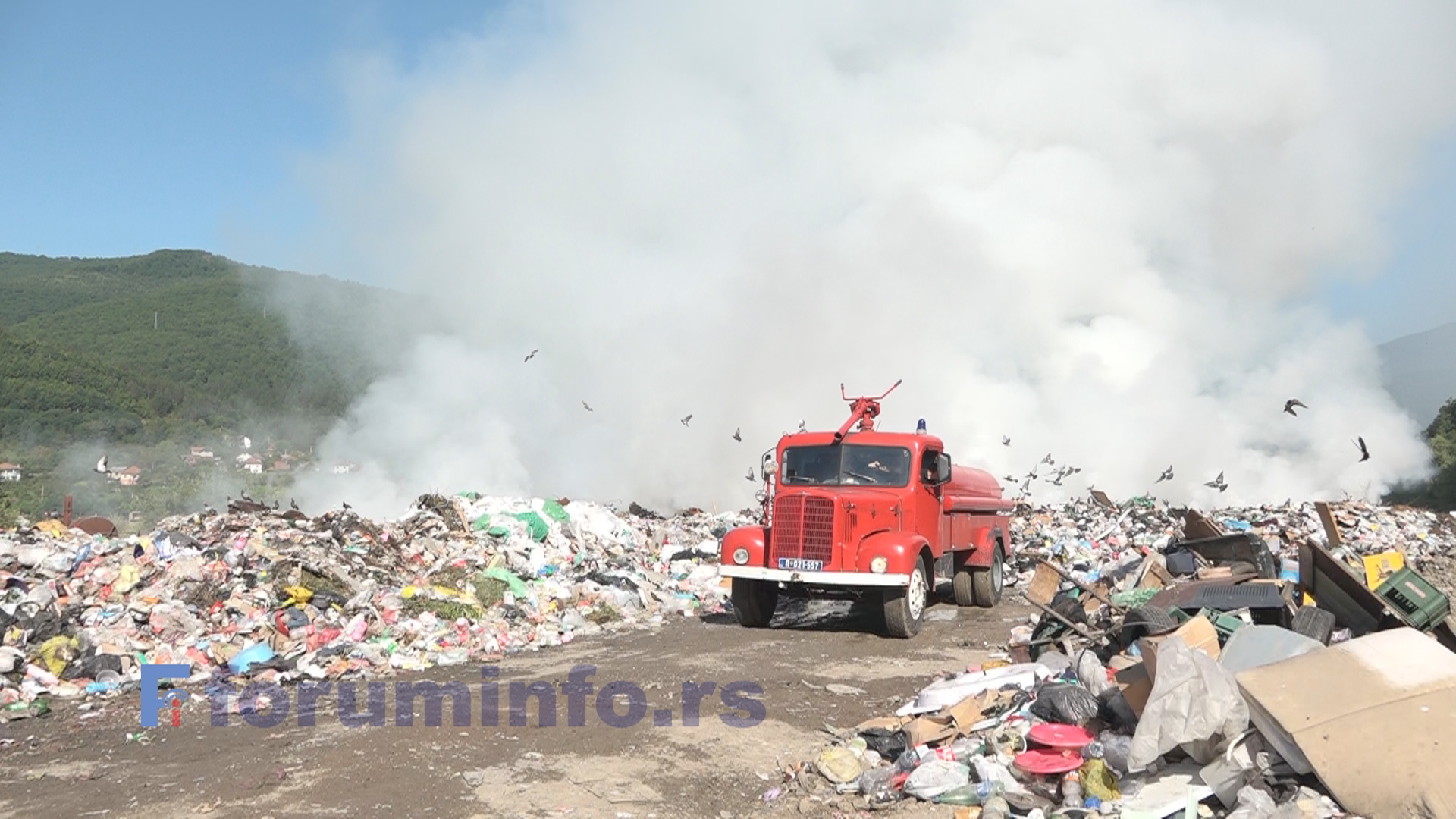 Гори депонија Стањевине. Пријепоље окупано димом и смрадом (ВИДЕО)