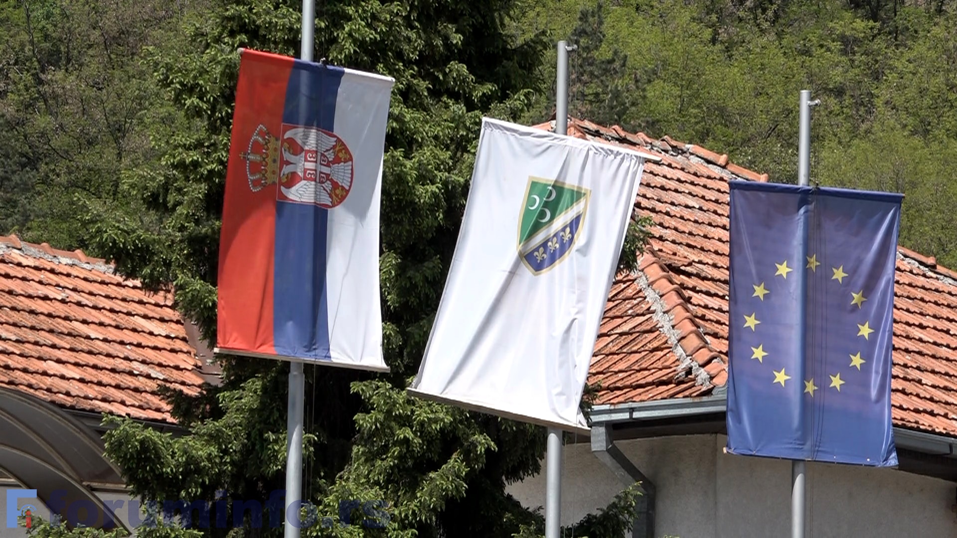 Асамблажи и винарели Драгана Деспотовића изложени у Дому културе у Пријепољу