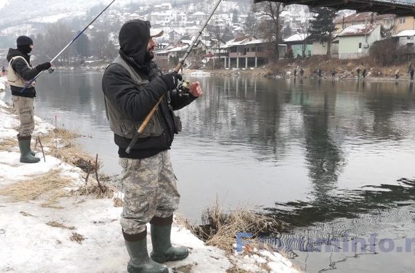 Зимовник-на-Лиму-Рибочуварска-служба-апелује-да-се-поштују-прописи-