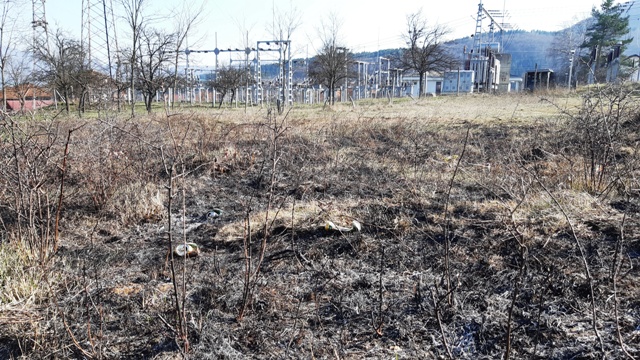 Пожар на Равнама: Горело растиње и смеће поред трафостанице