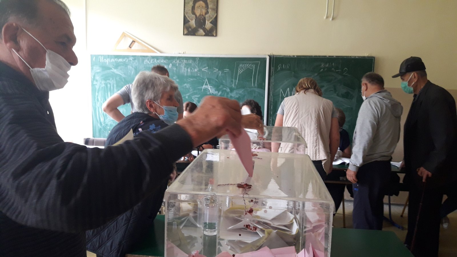 Избори 2020: Сва бирачка места у Пријепољу отворена на време уз поштовање мера заштите