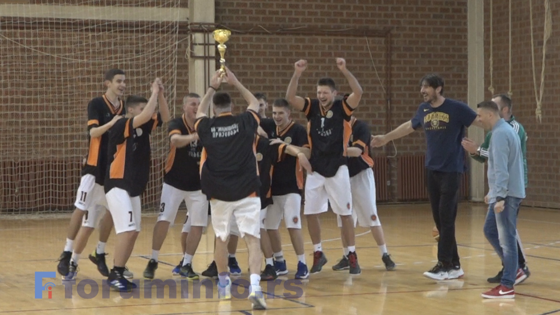Шампионски пехар уручен кошаркашима „Милешевца“