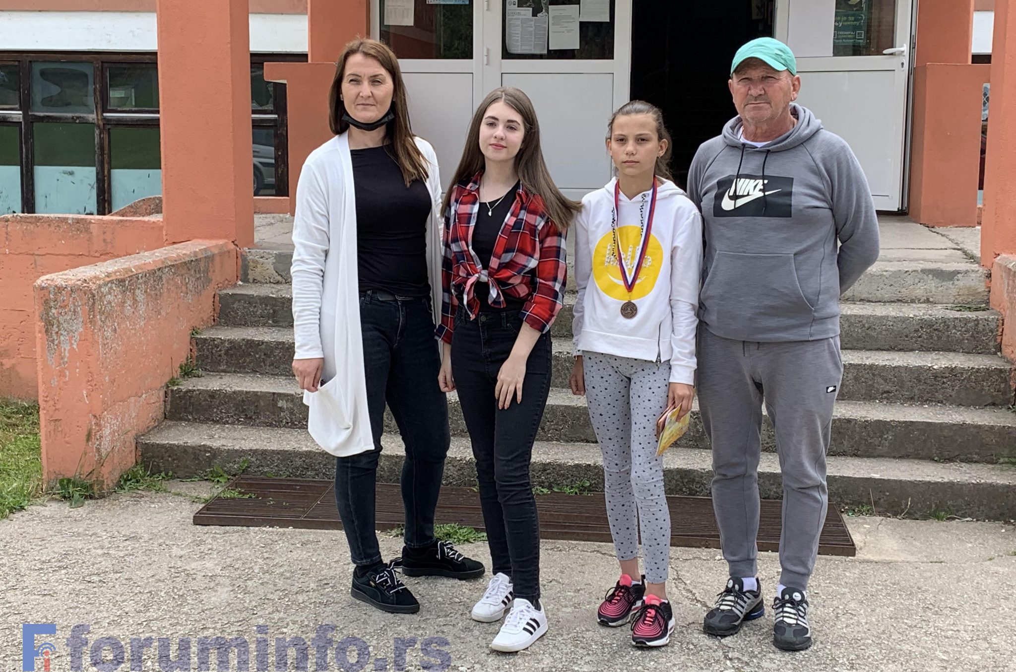 Основна школа „Милосав Стиковић“ најбоље резултате постигла на такмичењима из физичког и енглеског