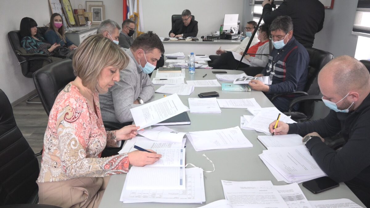 Општинско веће: ТОП и Библиотека да доставе извештаје о запошљавању