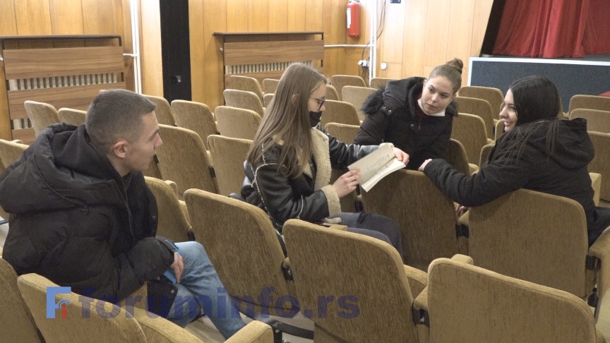 Група младих из Пријепоља гаји посебну љубав према рецитовању