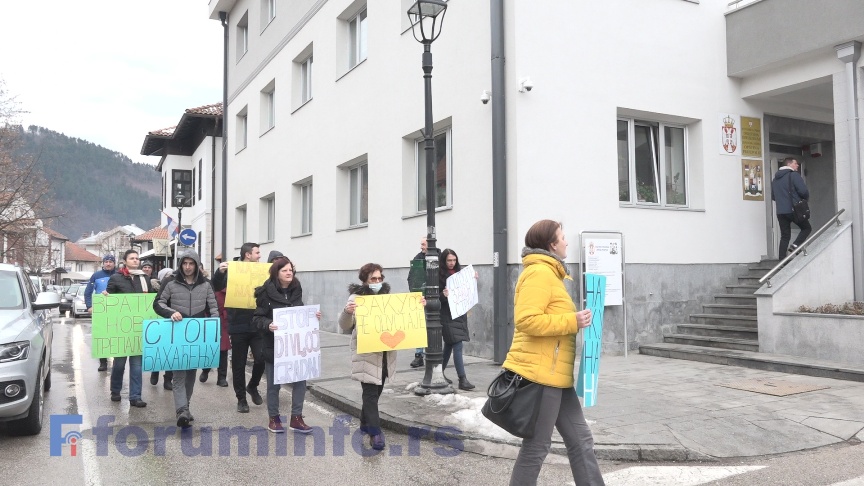 Годину дана протеста због градње у Вакуфу