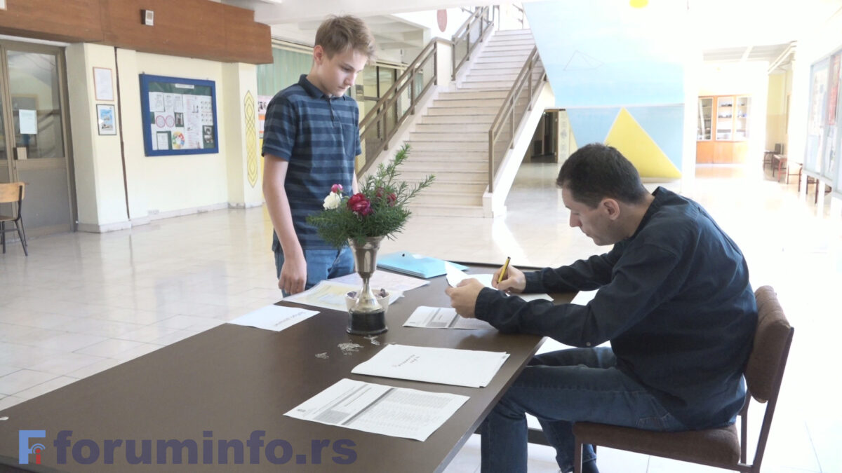 Пријепољске средње школе уписују 273 ђака од планираних 350