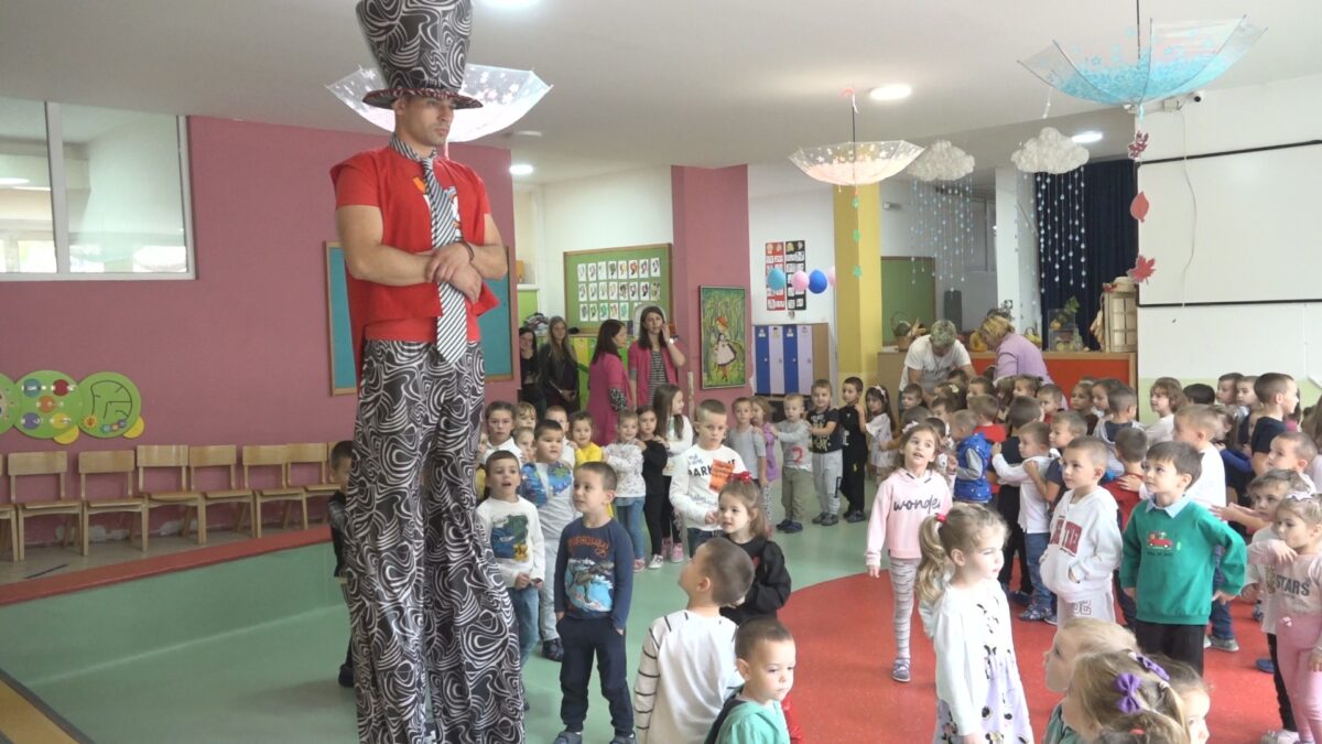 Дружењем са дивом  у вртићу “Наша радост” почело обележавање Дечје недеље