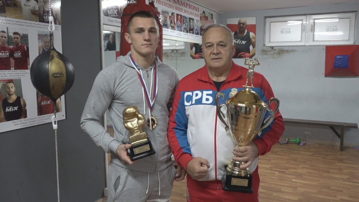 Алмир Мемић: Трофеј “Златна рукавица” за крај успешне сезоне