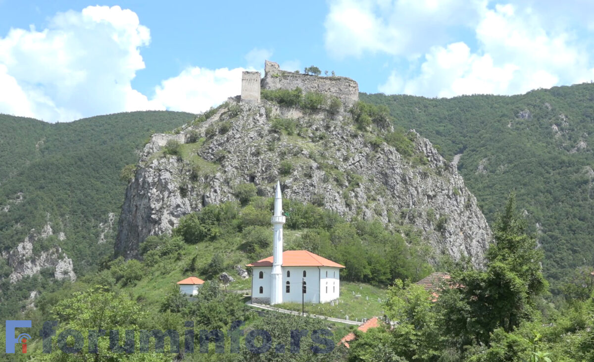 Исламски верници и вернице обележавају Рамазански бајрам