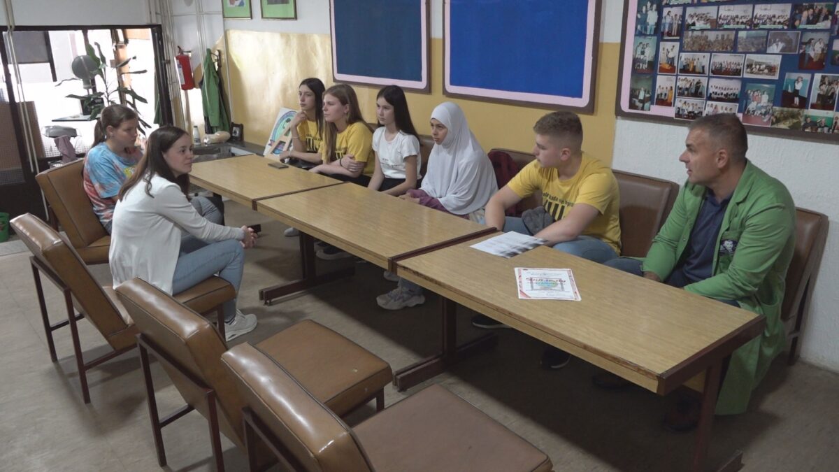 Ђаци ОШ “Светозар Марковић” успешни на такмичењима из српског, енглеског и руског језика