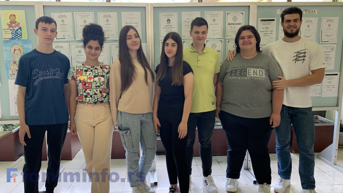 Десет диплома из биологије за гимназијалце и гимназијалке