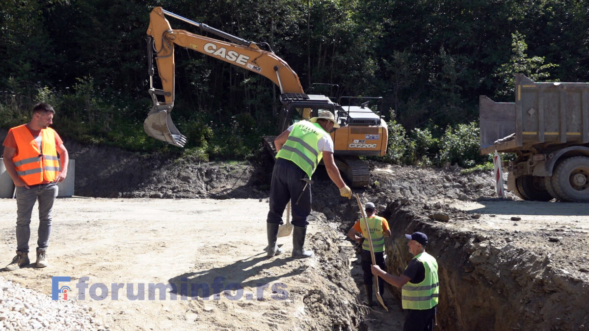 Почиње асфалтирање трећег километра пута ка Каменој Гори