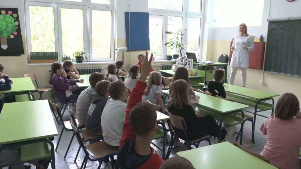 Како да порастемо здрави и снажни – предавање магистарке фармације Јасне Пашановић