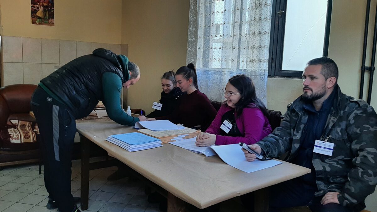 Бирачка места у Пријепољу отворена на време – до 10 сати излазност 8,92 одсто