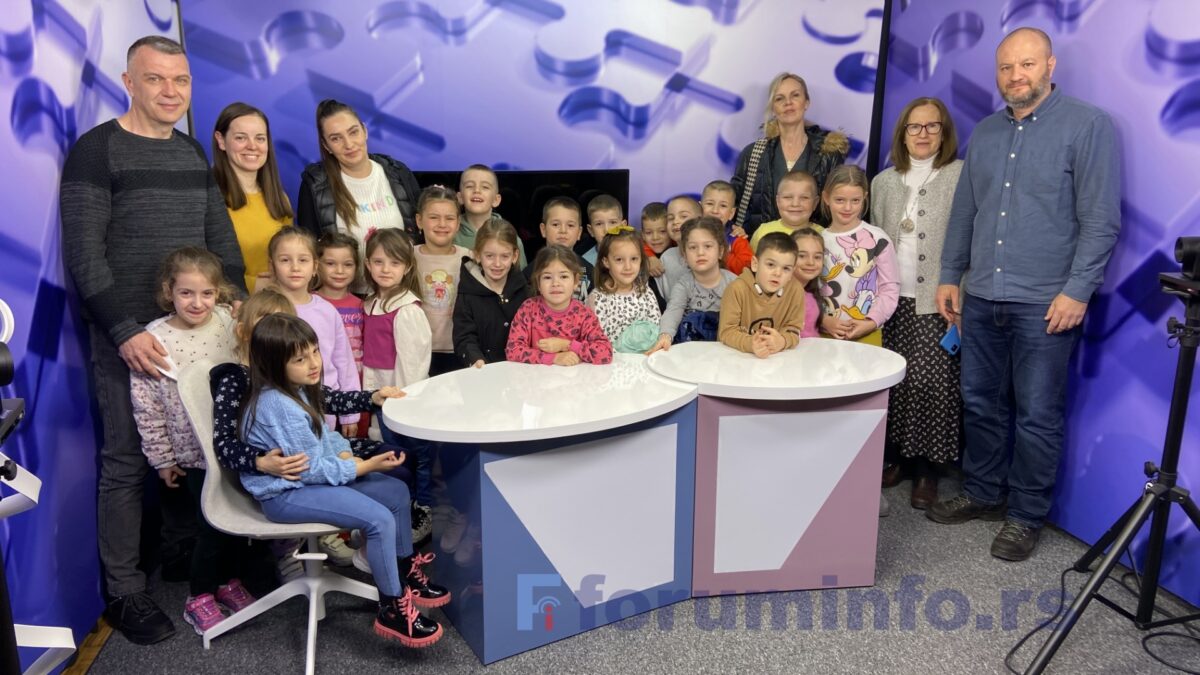 Шта раде новинари и новинарке – предшколска група вртића “Валтер” у посети ТВ Форум