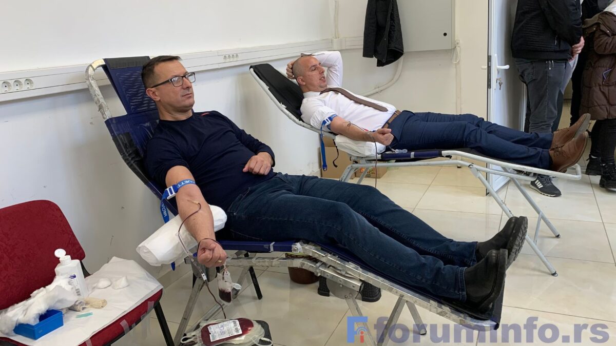 Челници Општине Пријепоље личним примером промовисали добровољно давалаштво крви