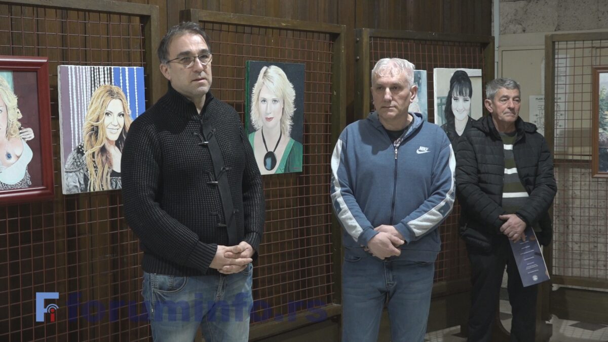 У Дому културе отворена изложба слика Пријепољца Славише Дерикоњића