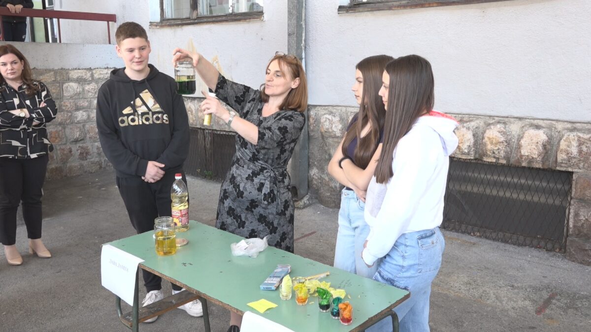 Мали кућни експерименти у ОШ “Владимир Перић Валтер”