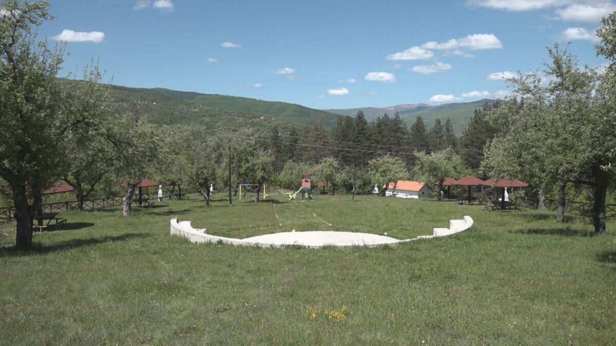 Може ли излетиште Равне опет постати омиљена локација за првомајске празнике?