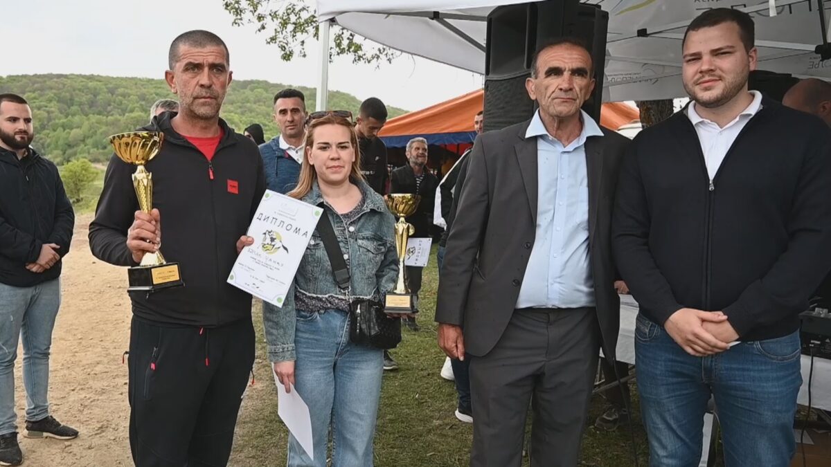 54. Комаранска кошија – Прву награду у главној трци поделили власници два грла