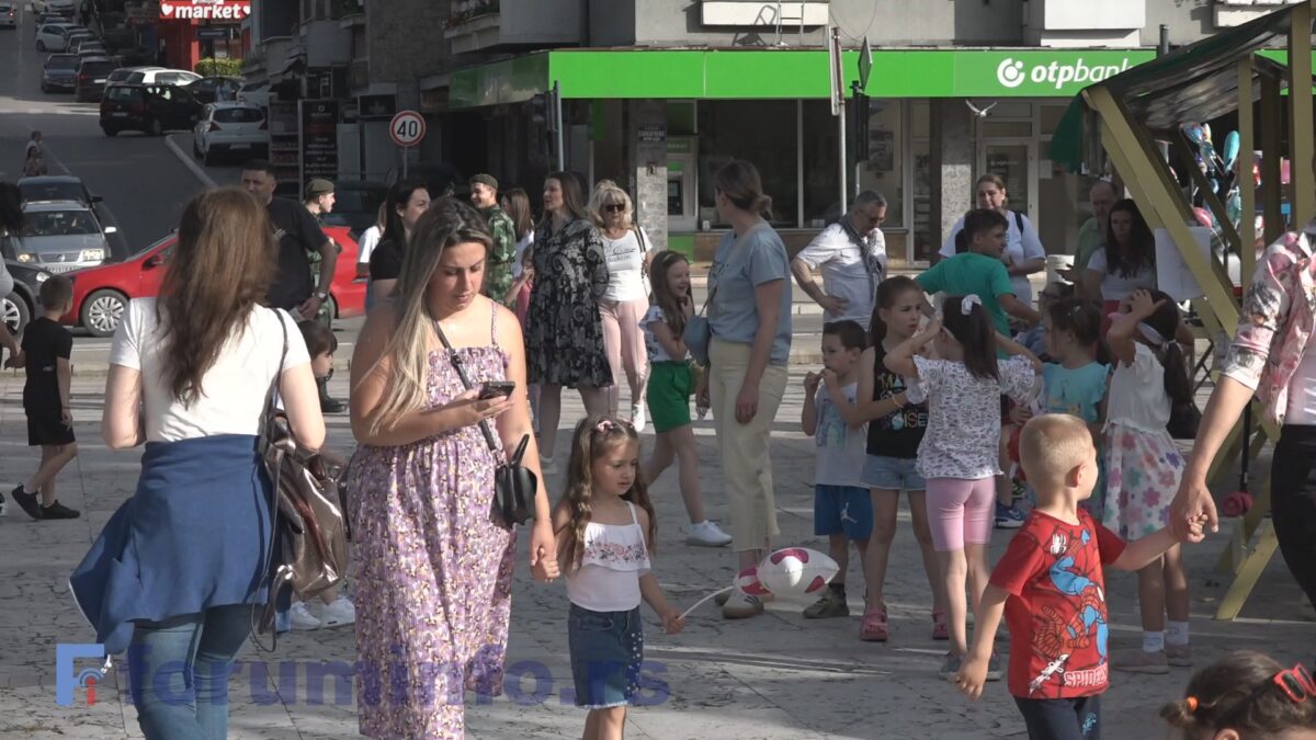 „Слатки базар за Михајла“ још једном ујединио грађане и грађанке Пријепоља