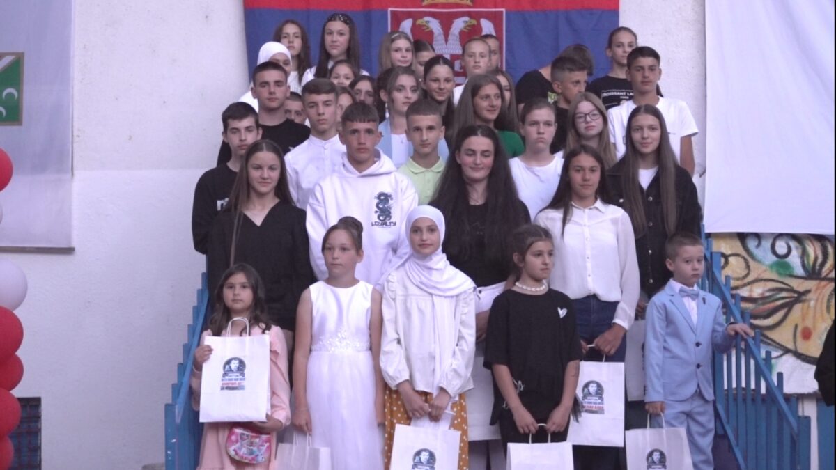 Свечано обележен крај школске године у ОШ „Светозар Марковић“ у Бродареву