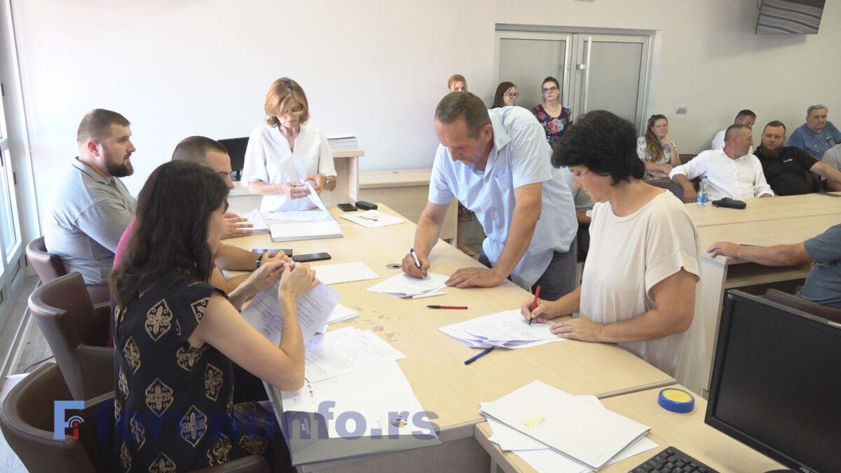 Додељени пластеници за 44 пољопривредника и пољопривреднице у Пријепољу