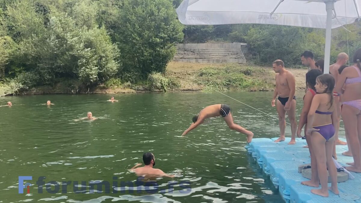 Школица за скокове у воду за децу први пут на Петровцу