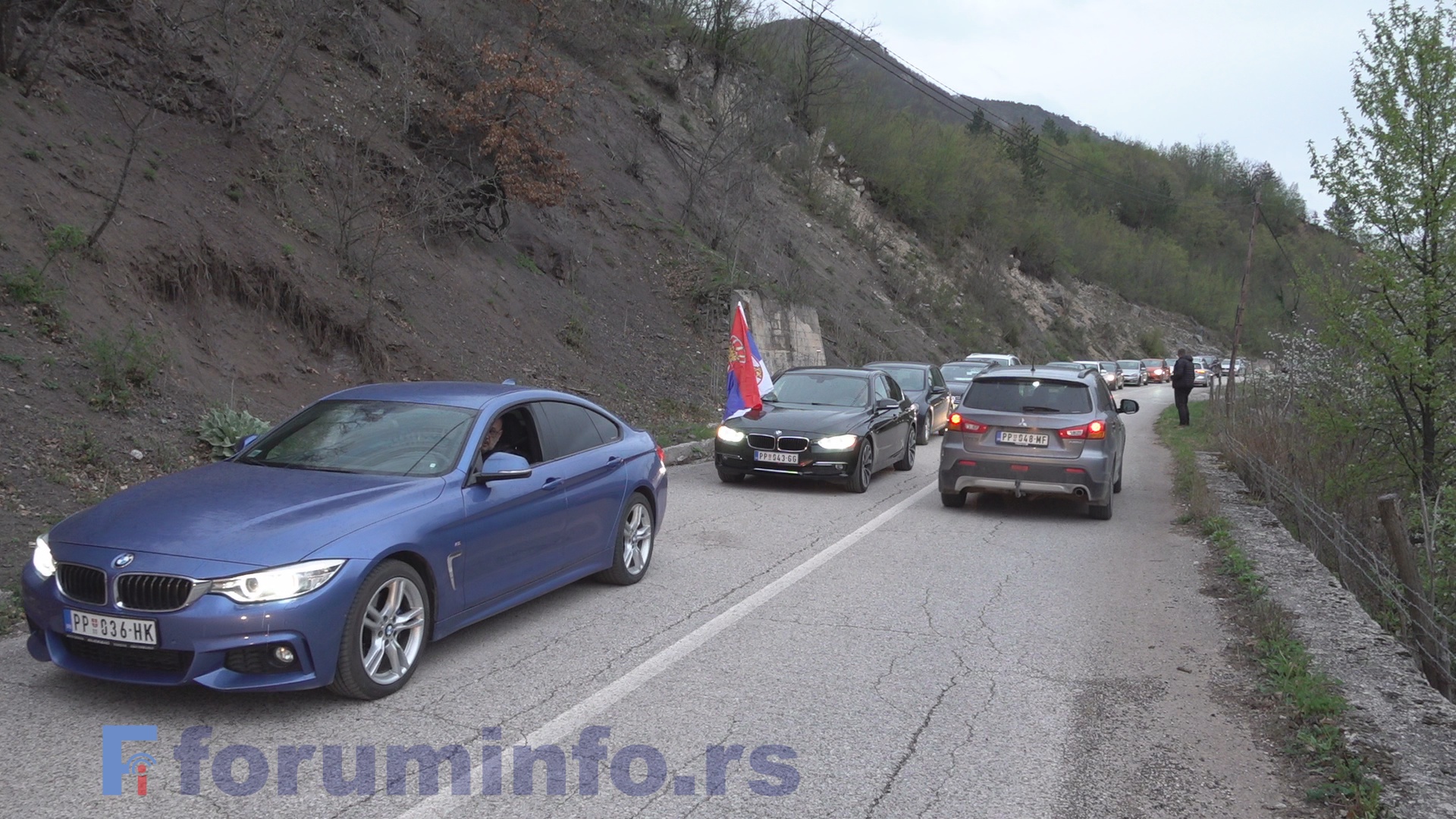 „Не диктатури“ – Пријепоље подржало студенте протестном вожњом