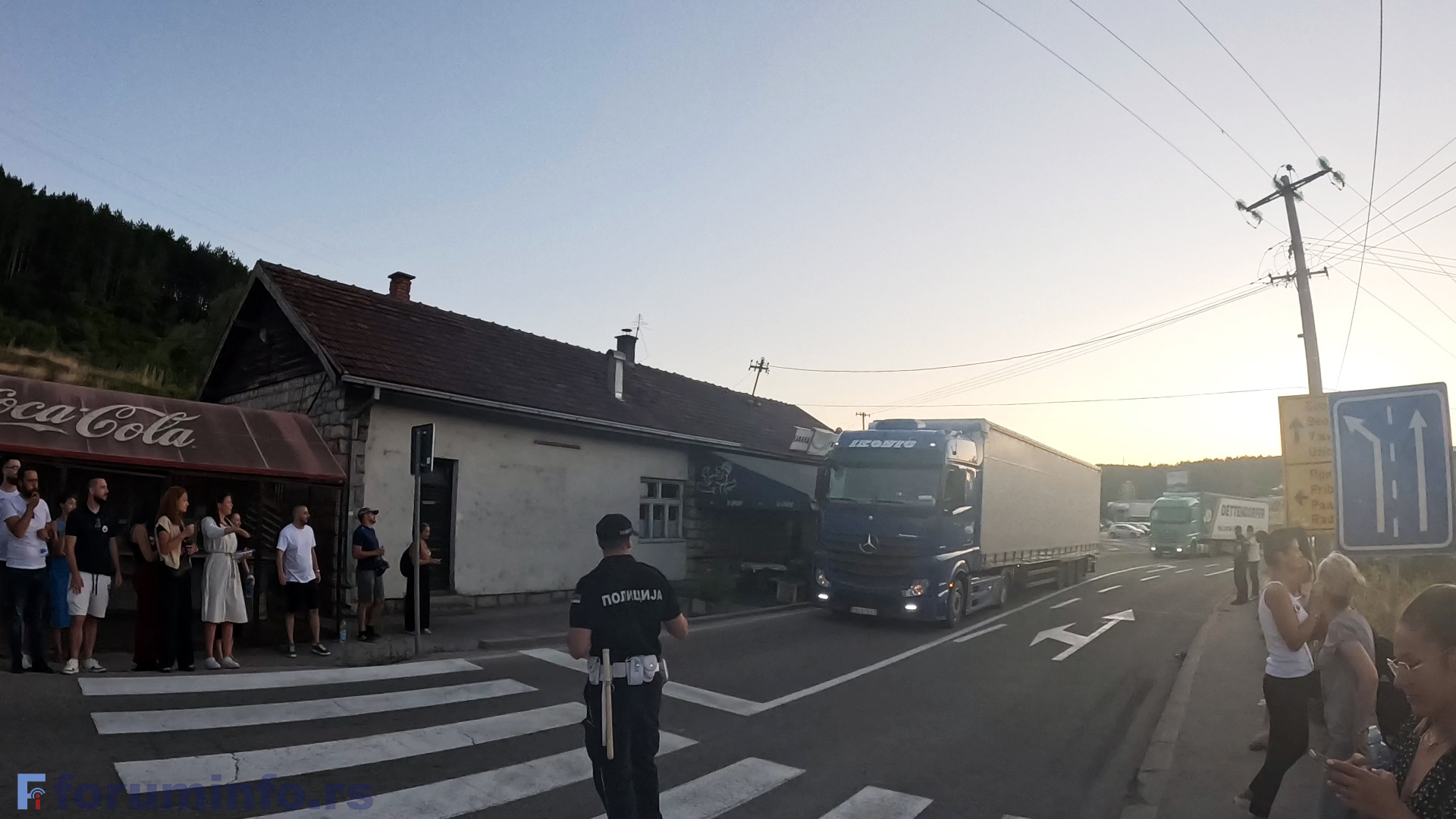 Двострука блокада пута у Кокином Броду – три општине заједно на протесту