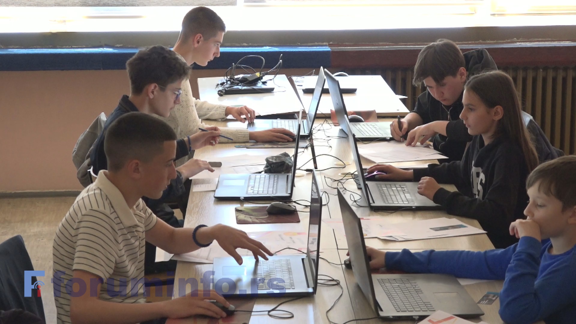 Најбољи млади програмери у финалу такмичења „Думићев код“