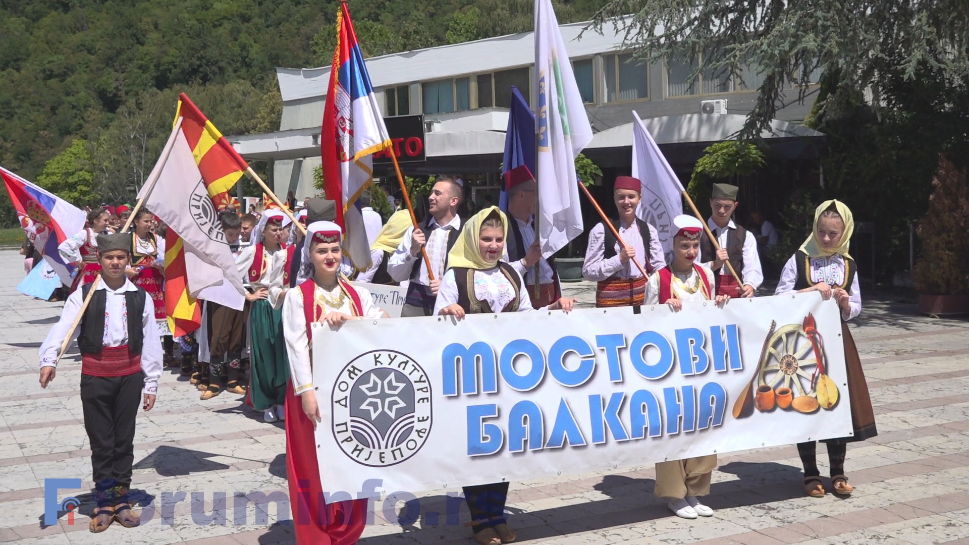 Чувари народне баштине – колико су млади заинтересовани за фолклор и изворну музику?