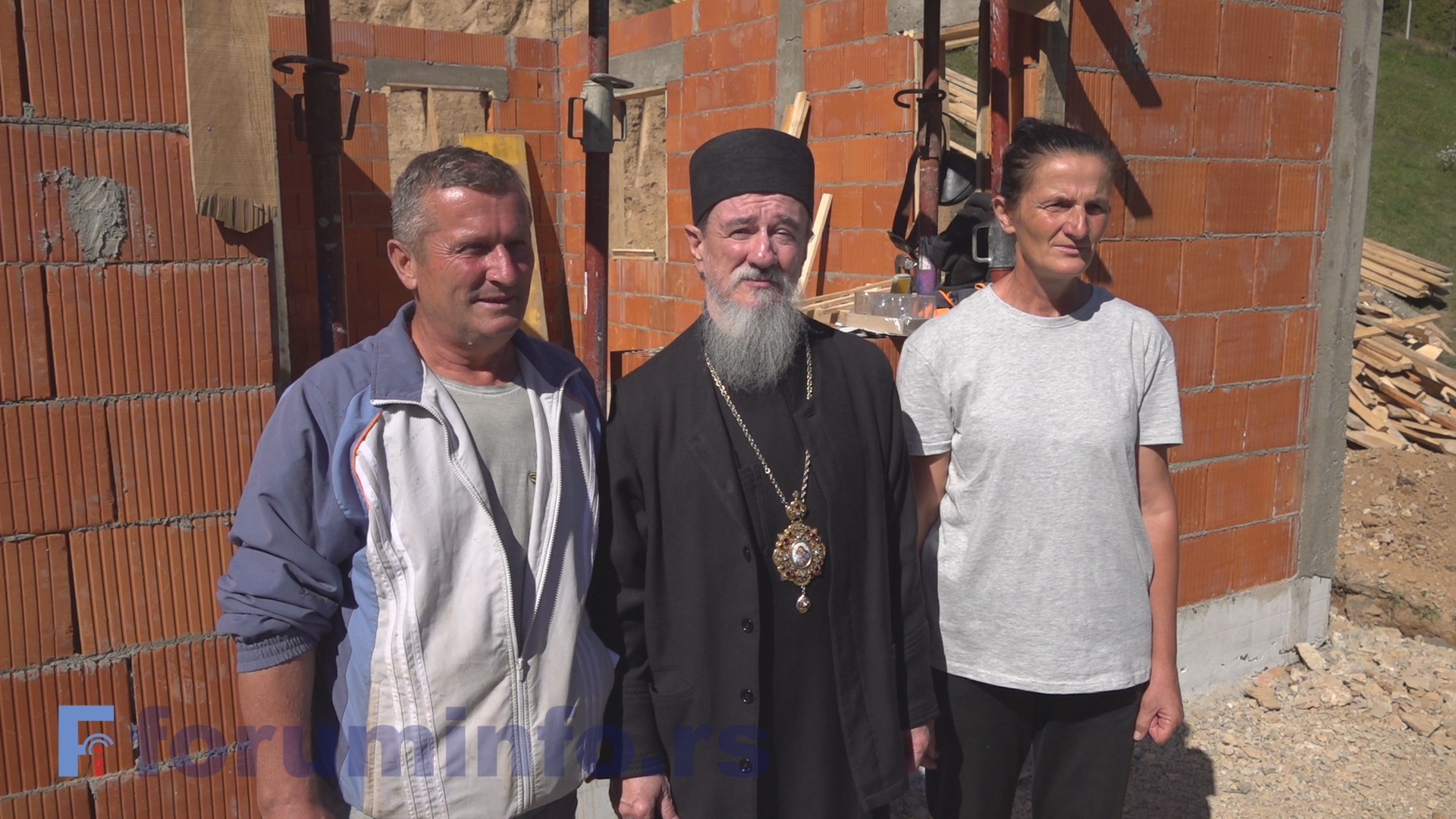 Митрополит милешевски господин Атанасије однео новчану помоћ црквене заједнице породици Бојовић